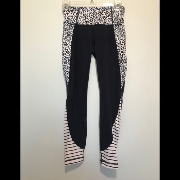 4. Athleta Navy Jaguar/Stripe Print Leggings XS - Picture 9 of 13
